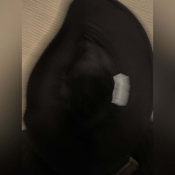 Hat - Picture 2 of 3